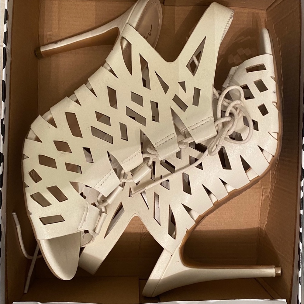 High heels - Picture 2 of 8